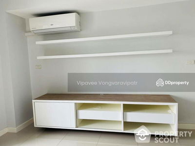 Royal Castle Sukhumvit, Bangkok, Thailand Royal Castle Sukhumvit, Bangkok, Thailand