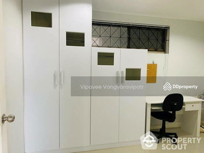 Royal Castle Sukhumvit, Bangkok, Thailand Royal Castle Sukhumvit, Bangkok, Thailand