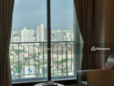 EQUINOX Paholyothin-Viphavadee, Bangkok, Thailand EQUINOX Paholyothin-Viphavadee, Bangkok, Thailand