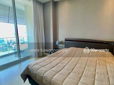 Magnolias Ratchadamri Boulevard, Bangkok, Thailand Magnolias Ratchadamri Boulevard, Bangkok, Thailand