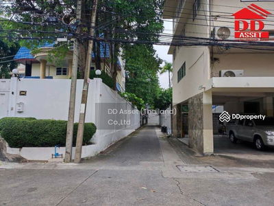 Asoke Sukhumvit 22, Bangkok, Thailand Asoke Sukhumvit 22, Bangkok, Thailand