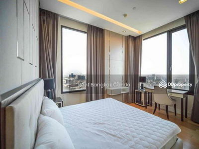 EQUINOX Paholyothin-Viphavadee, Bangkok, Thailand EQUINOX Paholyothin-Viphavadee, Bangkok, Thailand