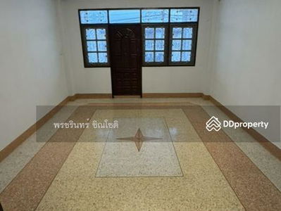 Commercial building near MRT Rama 9, Bangkok, Thailand Commercial building near MRT Rama 9, Bangkok, Thailand