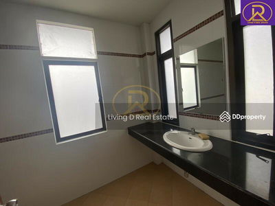 Golden Home Laem Chabang, Thung Sukla Subdistrict, Si Racha District, Chon Buri Province, Chon Buri, Thailand Golden Home Laem Chabang, Thung Sukla Subdistrict, Si Racha District, Chon Buri Province, Chon Buri, Thailand