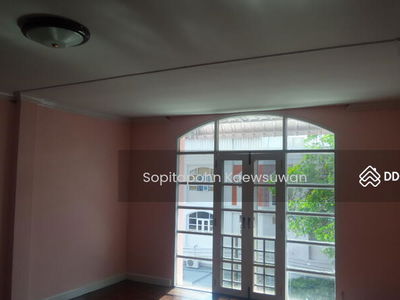 10310, Bangkok, Thailand 10310, Bangkok, Thailand