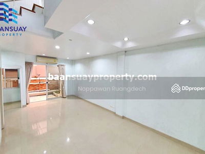 For rent, 3-story townhome with 5 air conditioners, Kaset-Nawamin Road, near Avenue Mall, Bangkok., Thailand For rent, 3-story townhome with 5 air conditioners, Kaset-Nawamin Road, near Avenue Mall, Bangkok., Thailand