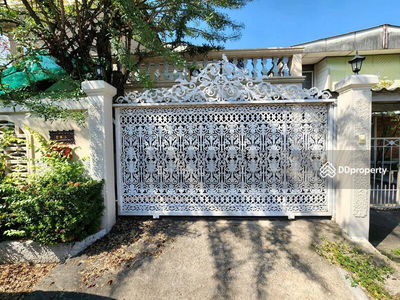 Moobaan Seri 4 Rama 9, Bangkok, Thailand Moobaan Seri 4 Rama 9, Bangkok, Thailand