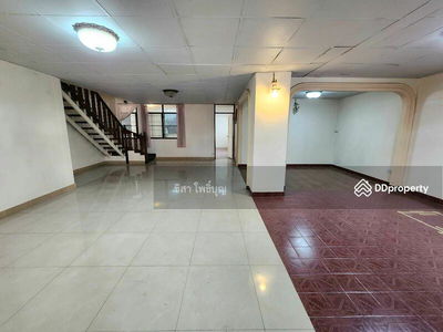 Moobaan Seri 4 Rama 9, Bangkok, Thailand Moobaan Seri 4 Rama 9, Bangkok, Thailand