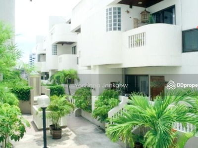 Large 5-Br Townhouse near BTS Chong Nonsi, Bangkok, Thailand Large 5-Br Townhouse near BTS Chong Nonsi, Bangkok, Thailand
