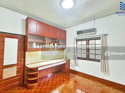For rent, 2-story detached house, Chaengwattana Road, near the Pink Line. Chaengwattana Station 28, Nonthaburi, Thailand For rent, 2-story detached house, Chaengwattana Road, near the Pink Line. Chaengwattana Station 28, Nonthaburi, Thailand