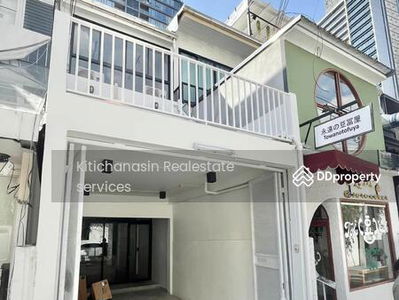 Townhouse Thong Lo (Sukhumvit 55), Bangkok, Thailand Townhouse Thong Lo (Sukhumvit 55), Bangkok, Thailand