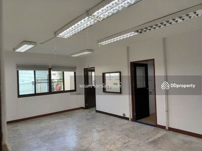 Sriwara Town in Town, Bangkok, Thailand Sriwara Town in Town, Bangkok, Thailand