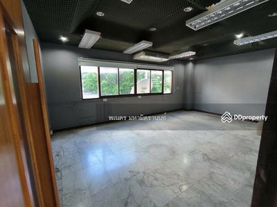 Sriwara Town in Town, Bangkok, Thailand Sriwara Town in Town, Bangkok, Thailand