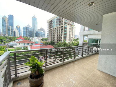 Royal Residence Park, Bangkok, Thailand Royal Residence Park, Bangkok, Thailand