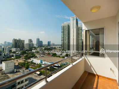 Krungthep Thani Tower, Bangkok, Thailand Krungthep Thani Tower, Bangkok, Thailand