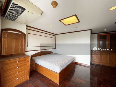 Richmond Palace, Bangkok, Thailand Richmond Palace, Bangkok, Thailand