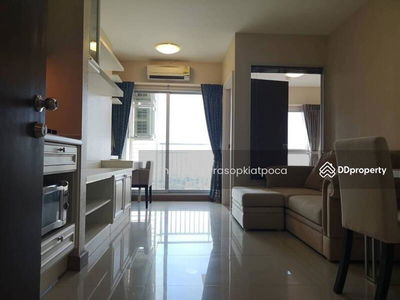 Ivy River, Bangkok, Thailand Ivy River, Bangkok, Thailand