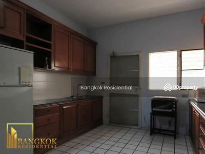 Townhouse in Compound, Bangkok, Thailand Townhouse in Compound, Bangkok, Thailand