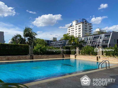 The Habitat Sukhumvit 53, Bangkok, Thailand The Habitat Sukhumvit 53, Bangkok, Thailand