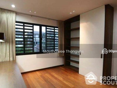 Spacious 4-Bedroom House, Bangkok, Thailand Spacious 4-Bedroom House, Bangkok, Thailand