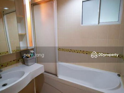 Life @ BTS Tha-Phra, Bangkok, Thailand Life @ BTS Tha-Phra, Bangkok, Thailand