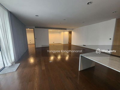 Issara Collection Sathorn, Bangkok, Thailand Issara Collection Sathorn, Bangkok, Thailand