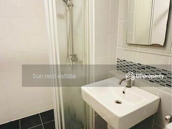 Dbura Prannok, Bangkok, Thailand Dbura Prannok, Bangkok, Thailand