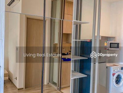 Miti Chiva Kaset Station, Bangkok, Thailand Miti Chiva Kaset Station, Bangkok, Thailand