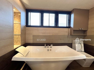 Single House with private pool for rent thonglor area, Bangkok, Thailand Single House with private pool for rent thonglor area, Bangkok, Thailand