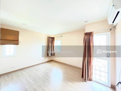 The Plant Onnut-Motorway, Samut Prakan, Thailand The Plant Onnut-Motorway, Samut Prakan, Thailand