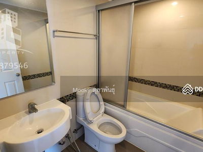 Lumpini Park Riverside Rama 3, Bangkok, Thailand Lumpini Park Riverside Rama 3, Bangkok, Thailand