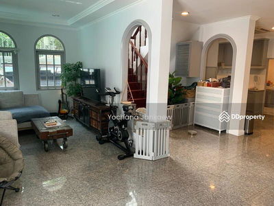 Large 3-Br House near BTS Thong Lor, Bangkok, Thailand Large 3-Br House near BTS Thong Lor, Bangkok, Thailand