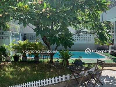 Large 3-Br House near BTS Thong Lor, Bangkok, Thailand Large 3-Br House near BTS Thong Lor, Bangkok, Thailand
