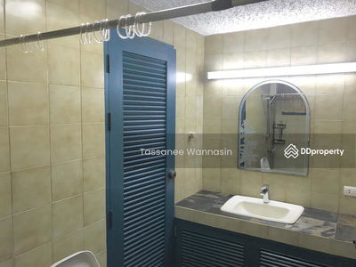 Single-storey detached house, 3 bedrooms, 2 bathrooms, complete furniture and electrical appliances, ready to move in, Bangkok, Thailand Single-storey detached house, 3 bedrooms, 2 bathrooms, complete furniture and electrical appliances, ready to move in, Bangkok, Thailand