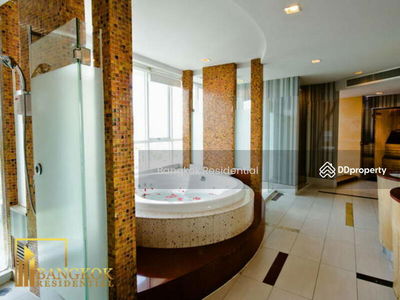 Urbana Langsuan, Bangkok, Thailand Urbana Langsuan, Bangkok, Thailand