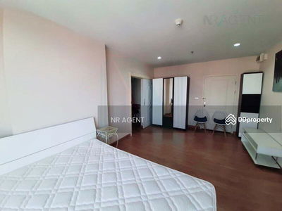 The Tree Bang Po Station, Bangkok, Thailand The Tree Bang Po Station, Bangkok, Thailand