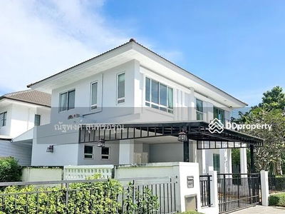 Nopparat Hospital, Fashion Island, MRT Ramindra Ring Road (2.5 km.), Bangkok, Thailand Nopparat Hospital, Fashion Island, MRT Ramindra Ring Road (2.5 km.), Bangkok, Thailand