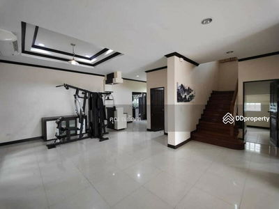 Single house, Sukhumvit 63, Bangkok, Thailand Single house, Sukhumvit 63, Bangkok, Thailand