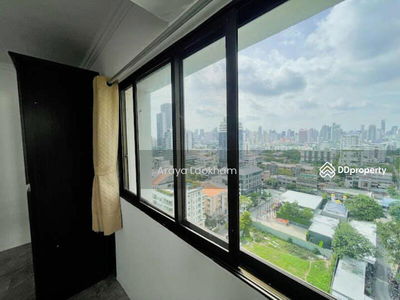 Thonglor Tower, Bangkok, Thailand Thonglor Tower, Bangkok, Thailand