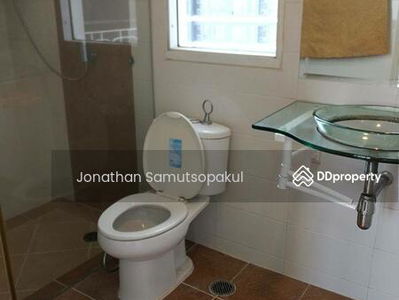 The Complete Rajprarop, Bangkok, Thailand The Complete Rajprarop, Bangkok, Thailand