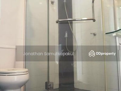 The Complete Rajprarop, Bangkok, Thailand The Complete Rajprarop, Bangkok, Thailand