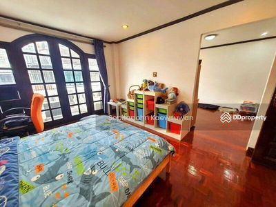 10110, Bangkok, Thailand 10110, Bangkok, Thailand