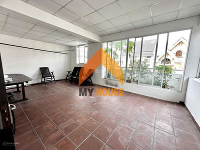 Gehäuse In Nha Be, Vietnam Gehäuse In Nha Be, Vietnam