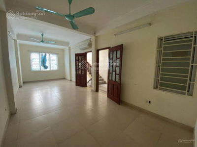 Gehäuse In Hanoi, Vietnam Gehäuse In Hanoi, Vietnam