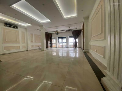 Gehäuse In Hanoi, Vietnam Gehäuse In Hanoi, Vietnam