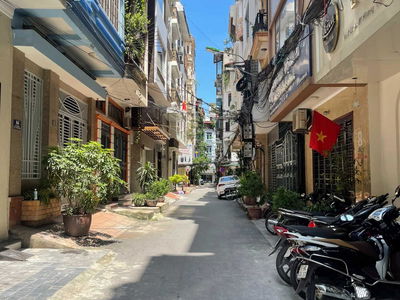 Gehäuse In Hanoi, Vietnam Gehäuse In Hanoi, Vietnam