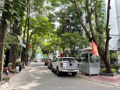 Gehäuse In Hanoi, Vietnam Gehäuse In Hanoi, Vietnam