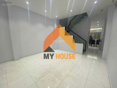 Gehäuse In Nha Be, Vietnam Gehäuse In Nha Be, Vietnam