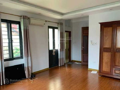 Gehäuse In Hanoi, Vietnam Gehäuse In Hanoi, Vietnam