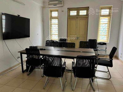 Gehäuse In Hanoi, Vietnam Gehäuse In Hanoi, Vietnam